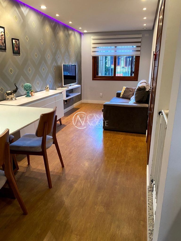 Casa à venda com 3 quartos, 137m², 1 suíte, 3 vagas, Rua Doutor Mário Totta no bairro Tristeza em Porto Alegre