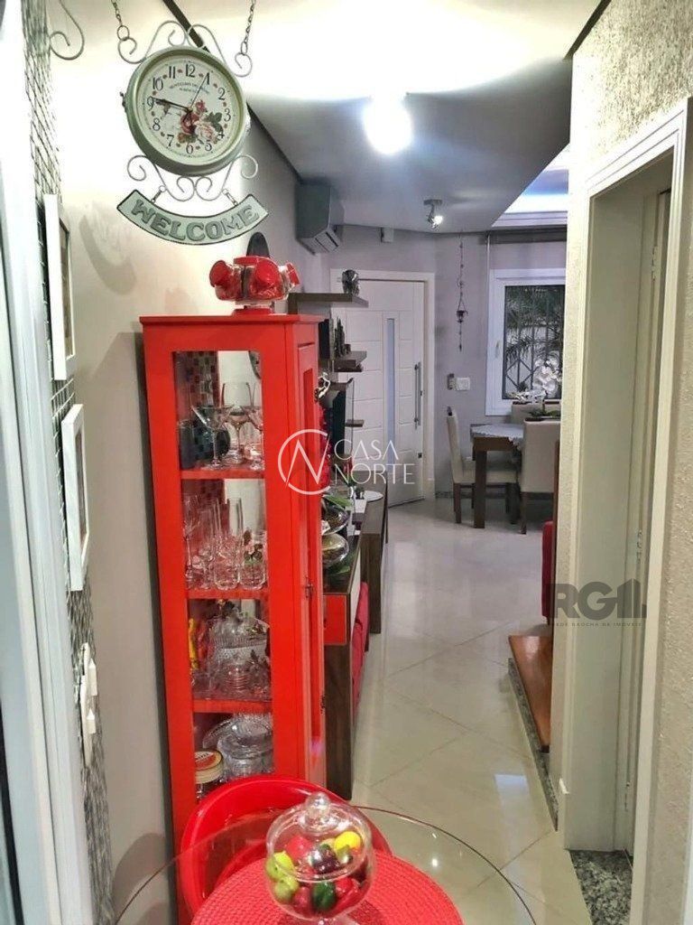 Casa de Condomínio à venda com 3 quartos, 114m², 1 suíte, 2 vagas, Avenida Ecoville no bairro Sarandi em Porto Alegre