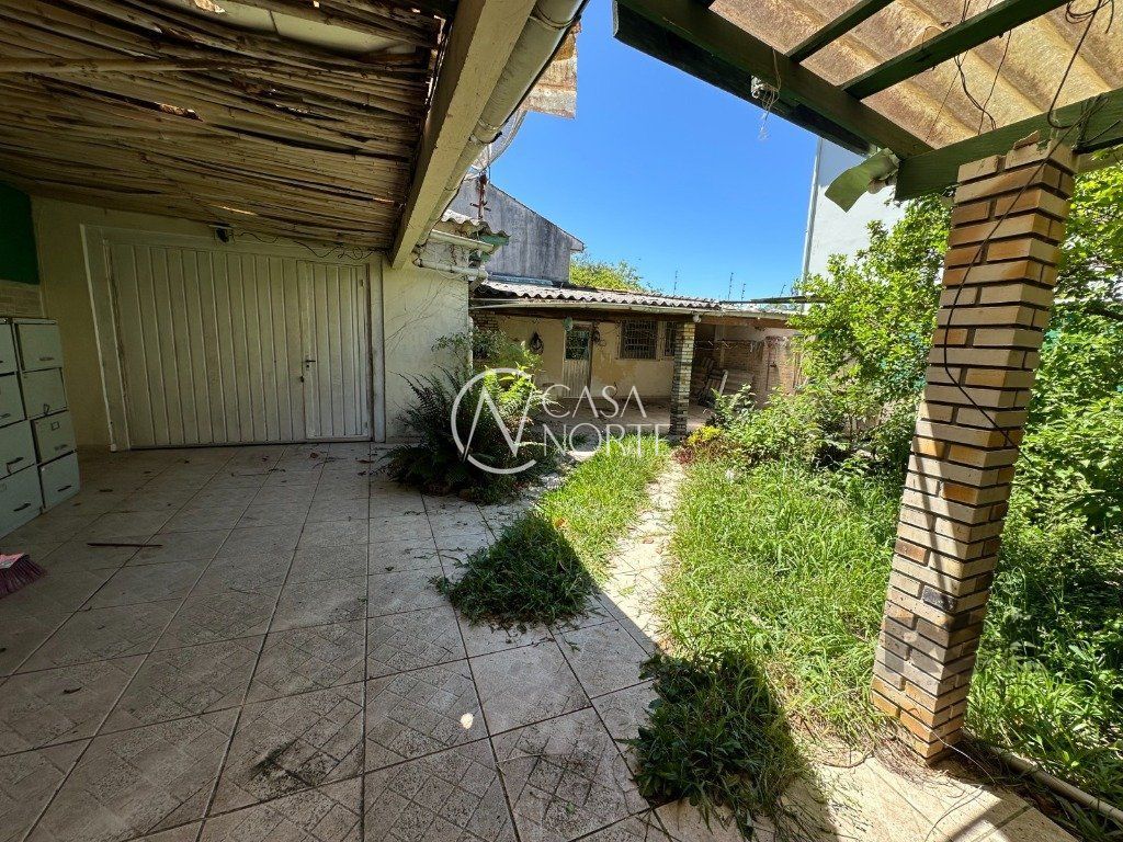 Casa à venda com 3 quartos, 230m², 2 vagas, Rua São Mateus no bairro Bom Jesus em Porto Alegre