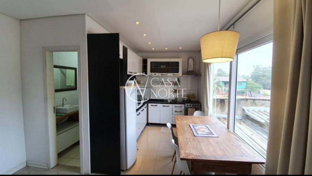 Casa à venda com 3 quartos, 250m², 1 suíte, 2 vagas, Rua Dezidério Severino no bairro Passo das Pedras em Porto Alegre