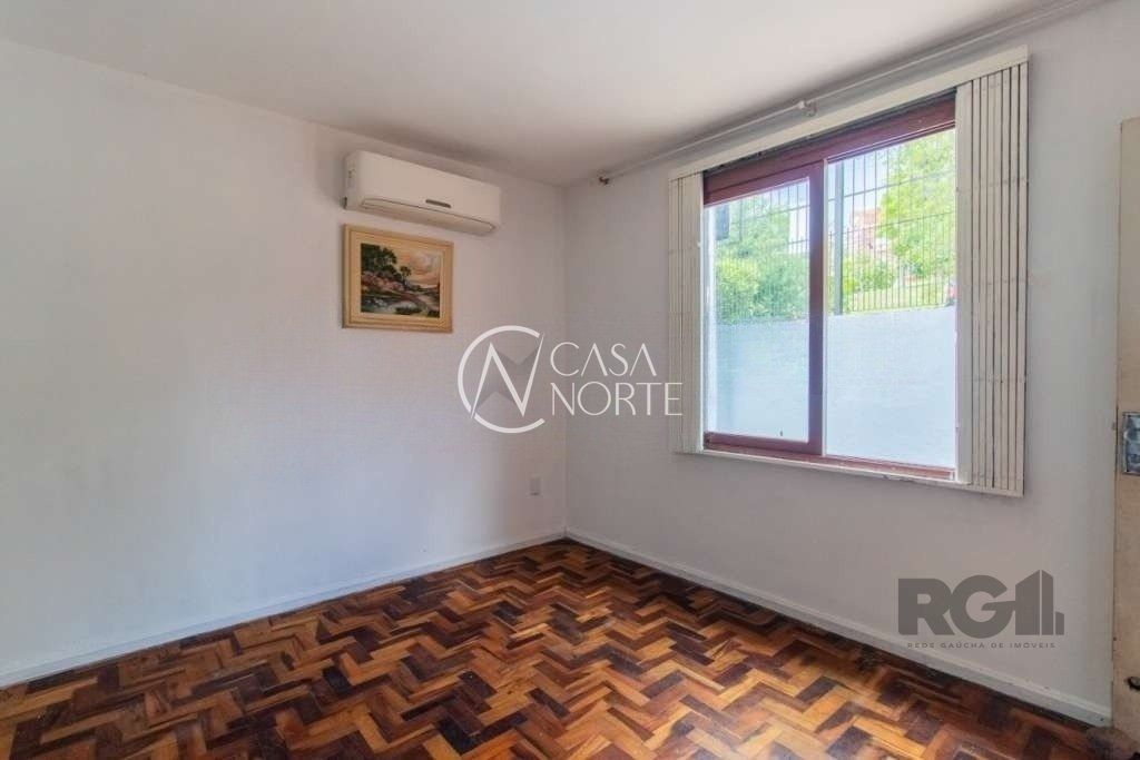 Casa à venda com 3 quartos, 150m², 1 vaga, Rua João Fernandes Soares no bairro Santa Tereza em Porto Alegre