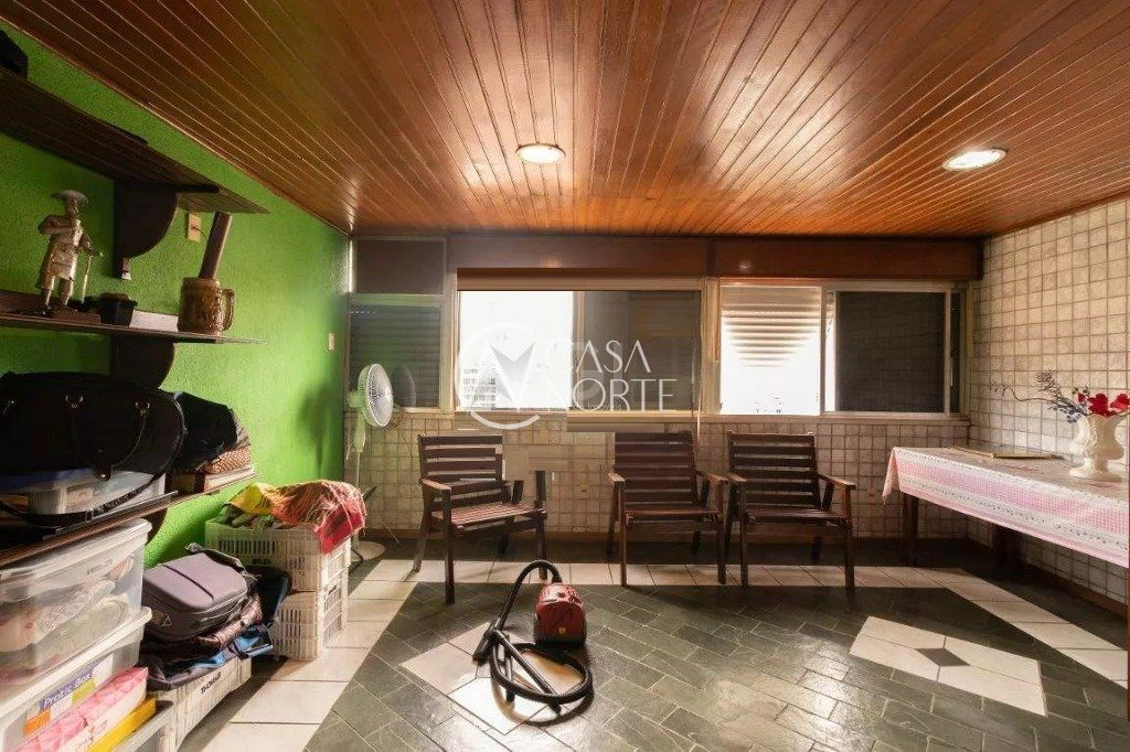 Duplex à venda com 2 quartos, 107m², 1 vaga, Rua Sarmento Leite no bairro Centro Histórico em Porto Alegre