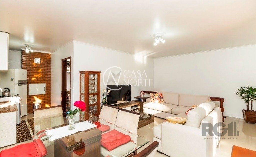 Casa à venda com 5 quartos, 266m², 1 suíte, 5 vagas, Avenida Ceara no bairro São João em Porto Alegre