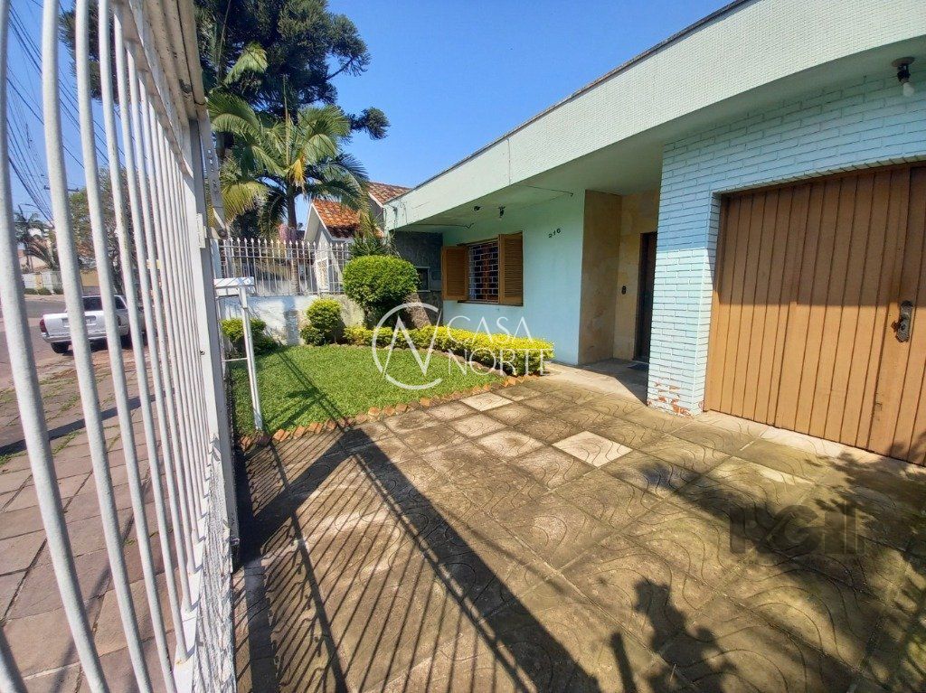 Casa à venda com 3 quartos, 159m², 2 vagas, Rua Baden Powell no bairro Sarandi em Porto Alegre