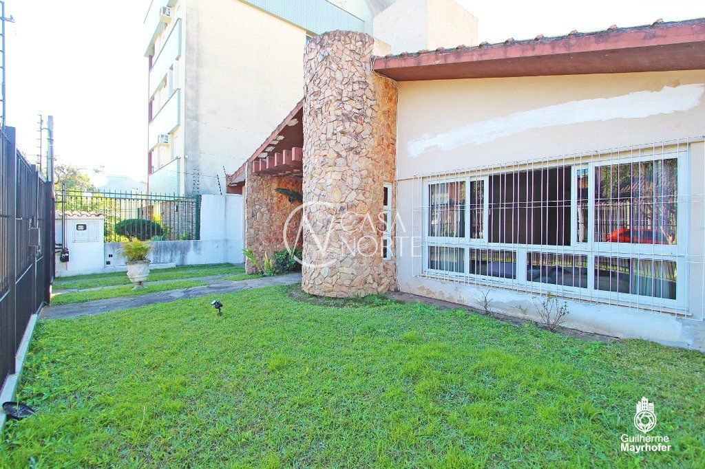 Casa à venda com 3 quartos, 215m², 1 suíte, 3 vagas, Rua Professora Cecy Cordeiro Thofehrn no bairro Sarandi em Porto Alegre