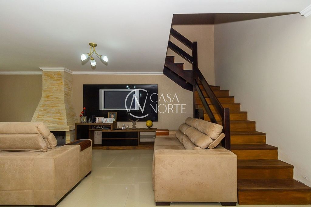 Casa à venda com 4 quartos, 246m², 1 suíte, 3 vagas, Rua Selso Maffessoni no bairro Ipanema em Porto Alegre