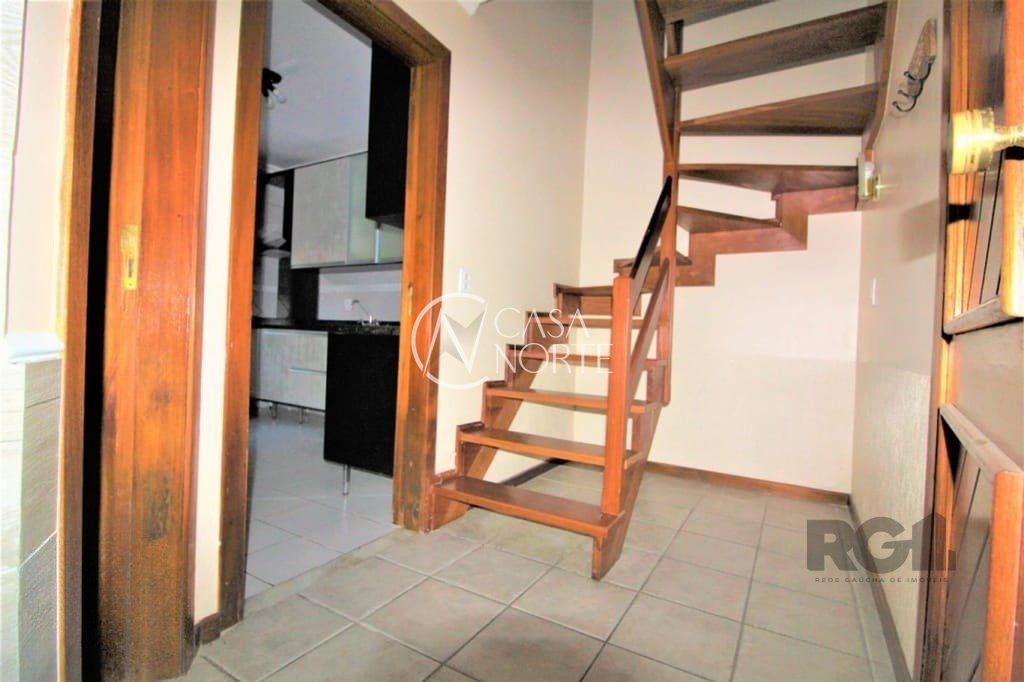 Casa de Condomínio à venda com 3 quartos, 111m², 1 suíte, 4 vagas, Avenida da Serraria no bairro Espírito Santo em Porto Alegre