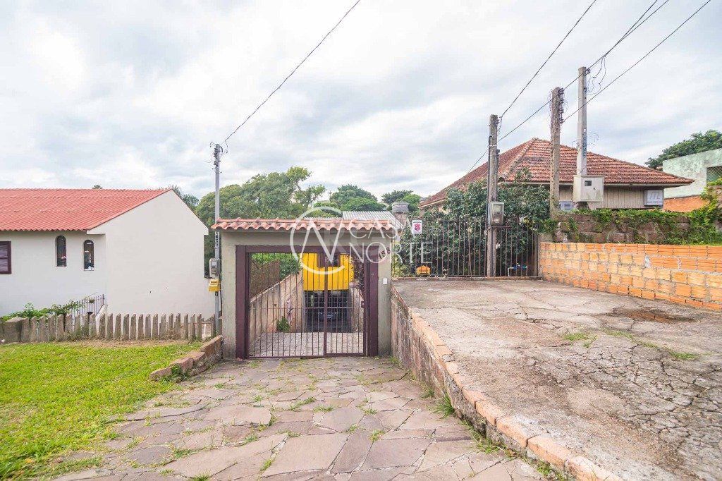 Casa à venda com 2 quartos, 10m², 2 vagas, Rua da Fonte no bairro Bom Jesus em Porto Alegre