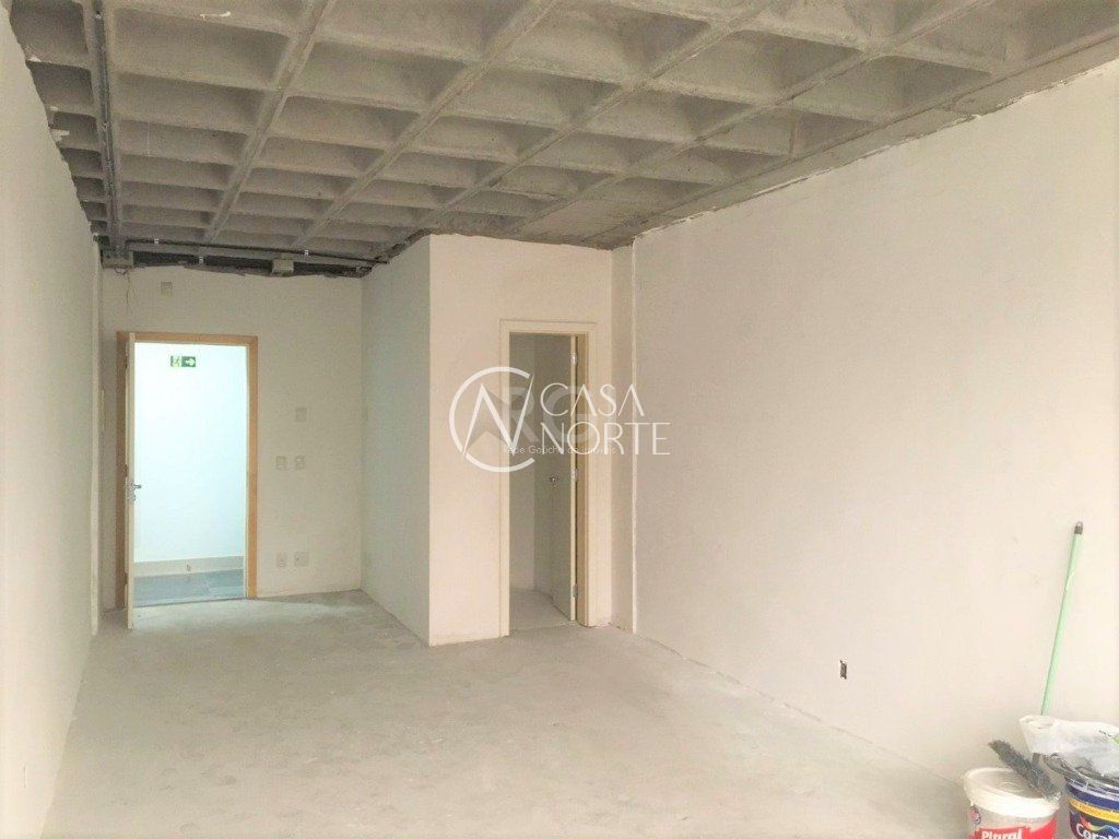 Sala Comercial à venda , 32m², Avenida Teixeira Mendes no bairro Chácara das Pedras em Porto Alegre