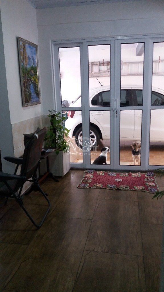 Casa à venda com 3 quartos, 228m², 3 vagas, Rua Aleste Luiz Belocchio no bairro Teresópolis em Porto Alegre