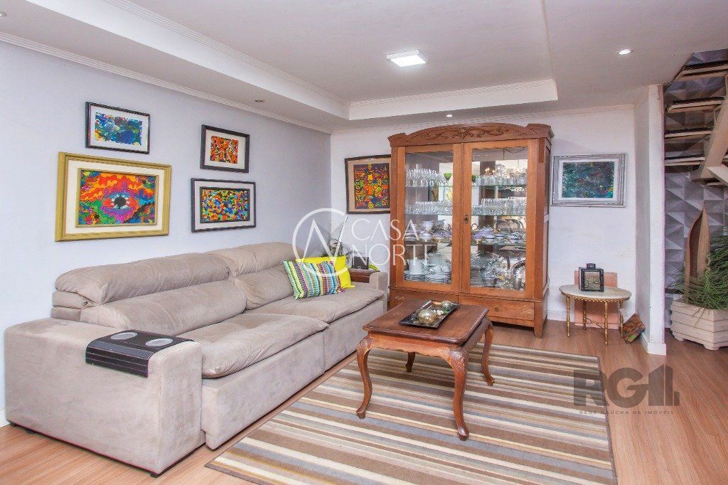 Casa de Condomínio à venda com 3 quartos, 177m², 2 suítes, 1 vaga, Rua Professor Leonardo Tochtrop no bairro Ipanema em Porto Alegre