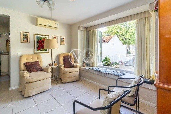 Casa à venda com 3 quartos, 227m², 1 suíte, 4 vagas, Rua Placido de Castro no bairro Azenha em Porto Alegre