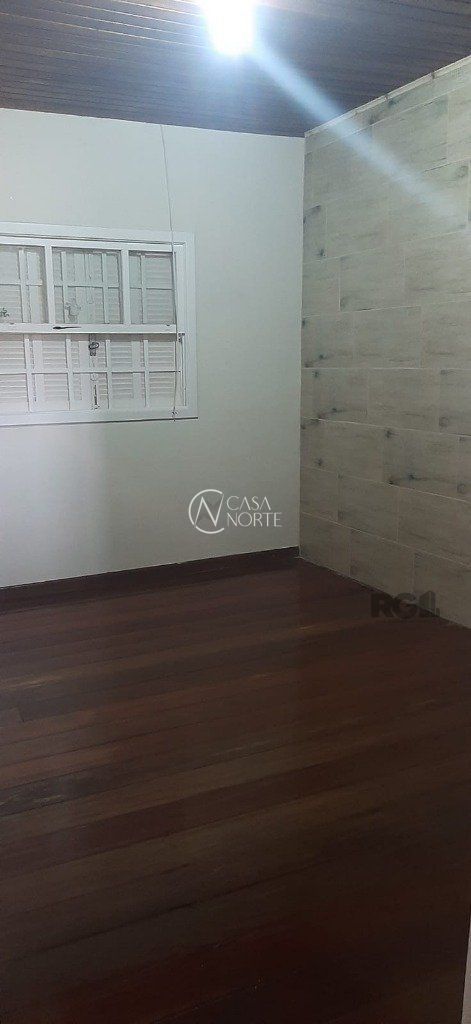 Casa à venda com 3 quartos, 110m², 1 suíte, 2 vagas, Rua Tropeiro no bairro Campo Novo em Porto Alegre