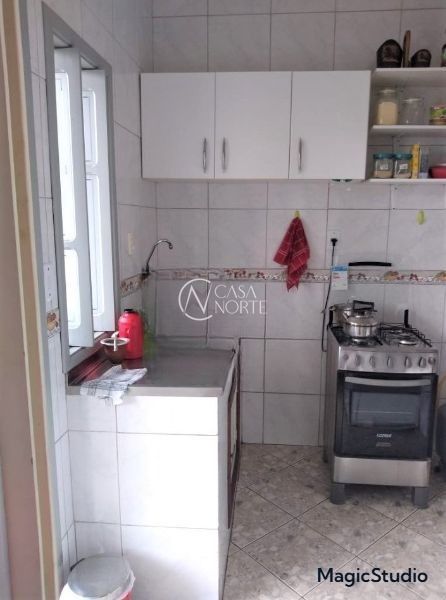 Apartamento à venda com 2 quartos, 72m², 1 vaga, Rua Mucio Teixeira no bairro Menino Deus em Porto Alegre
