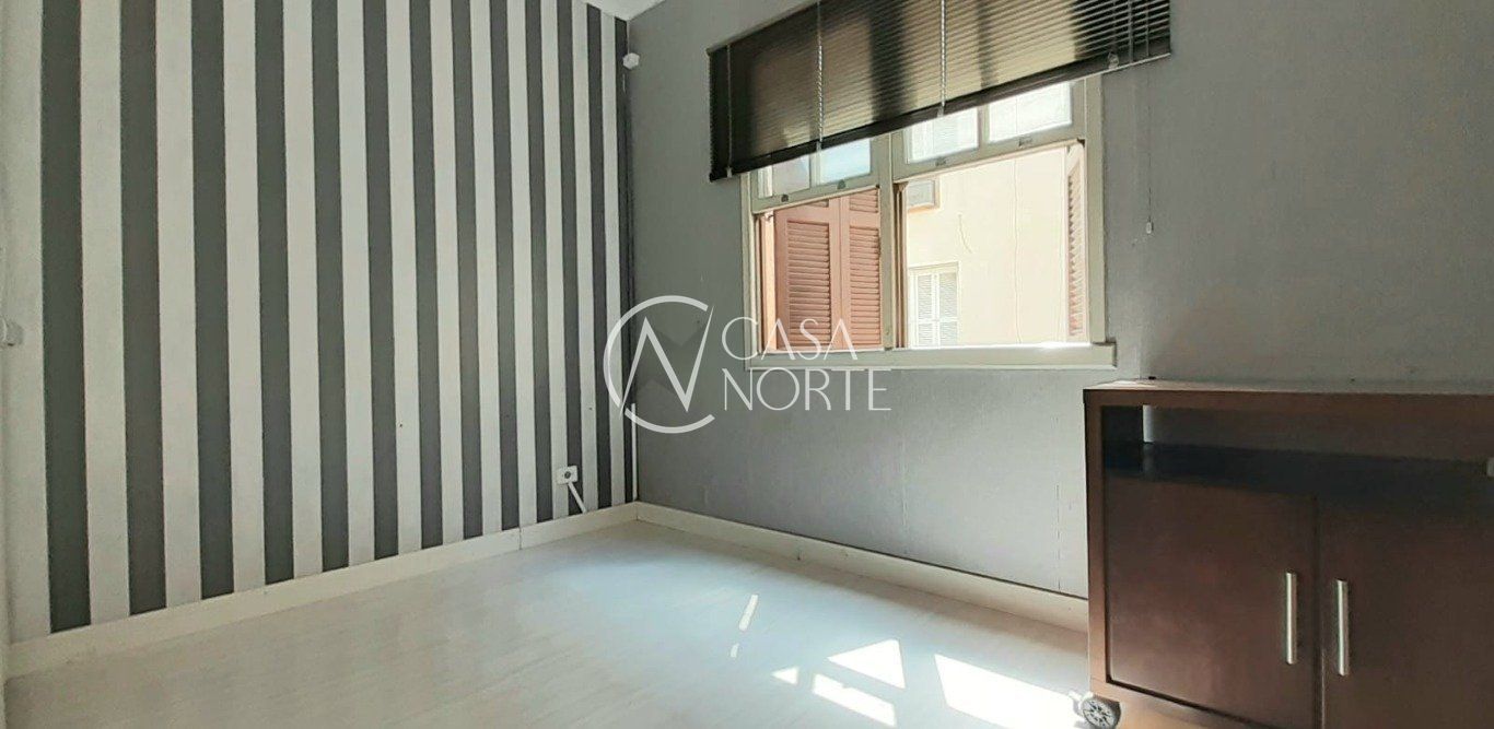 Apartamento à venda com 2 quartos, 58m², 1 suíte, 1 vaga, Avenida Ipiranga no bairro Menino Deus em Porto Alegre