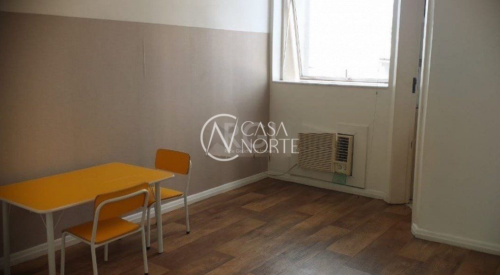 Sala Comercial à venda , 31m², Rua João Guimaraes no bairro Santa Cecília em Porto Alegre