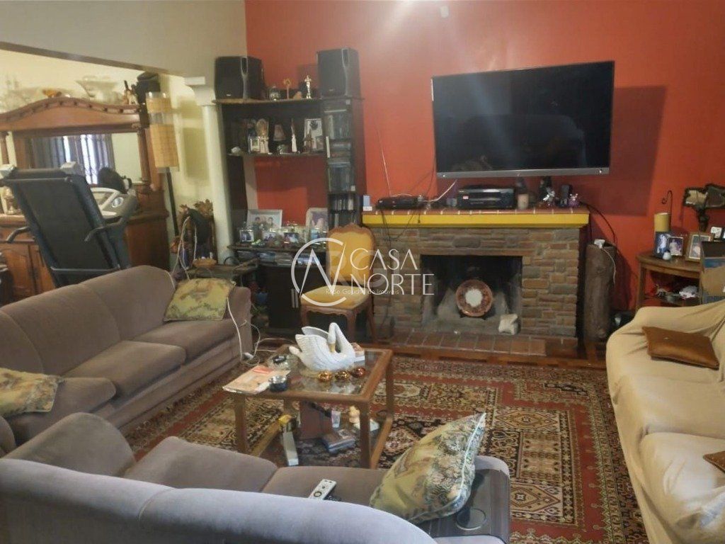 Casa à venda com 3 quartos, 248m², 4 vagas, Rua Bispo William Thomas no bairro Teresópolis em Porto Alegre