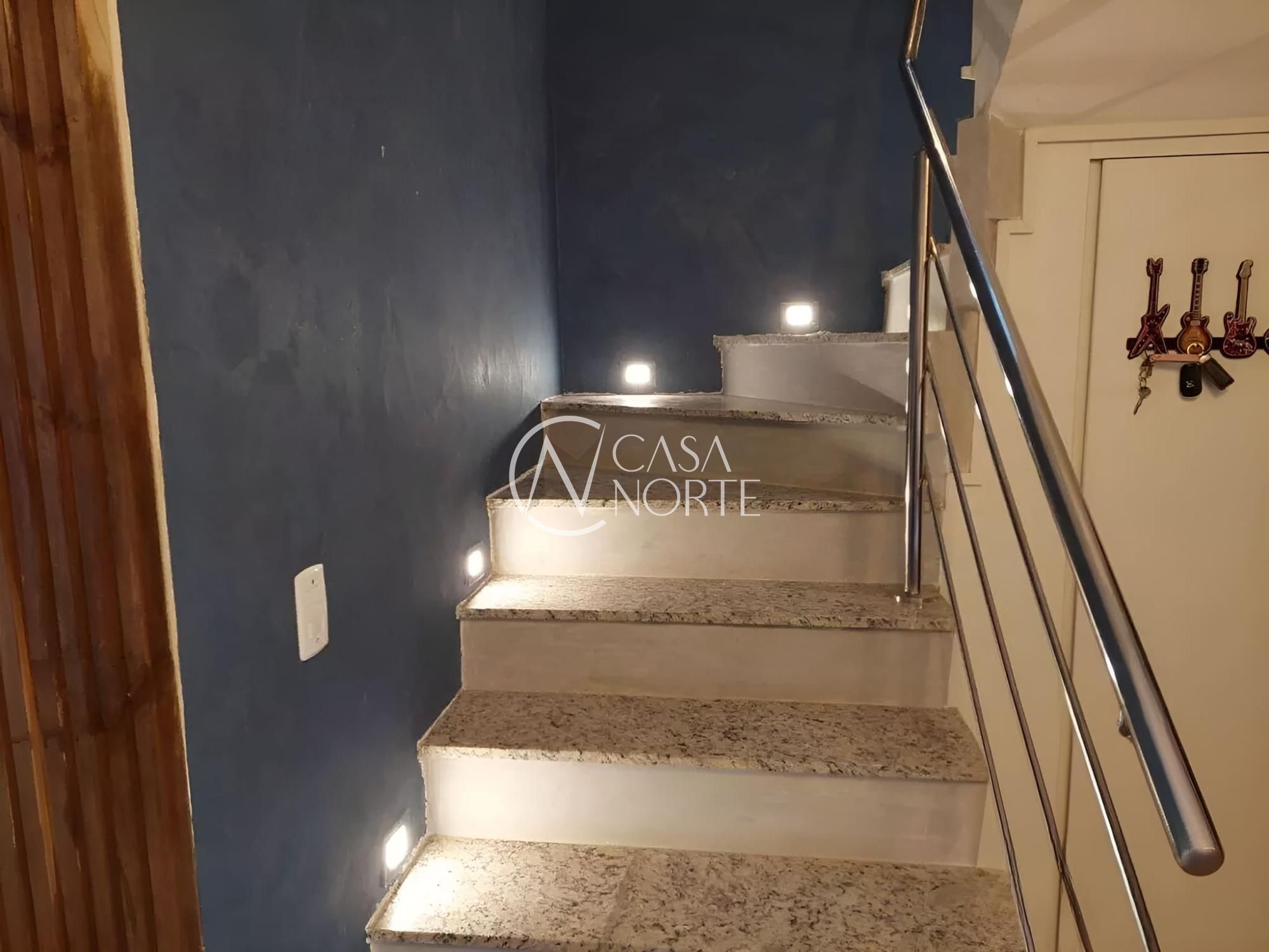 Casa à venda com 3 quartos, 149m², 1 suíte, 1 vaga, Rua Pau-Brasil no bairro Hípica em Porto Alegre