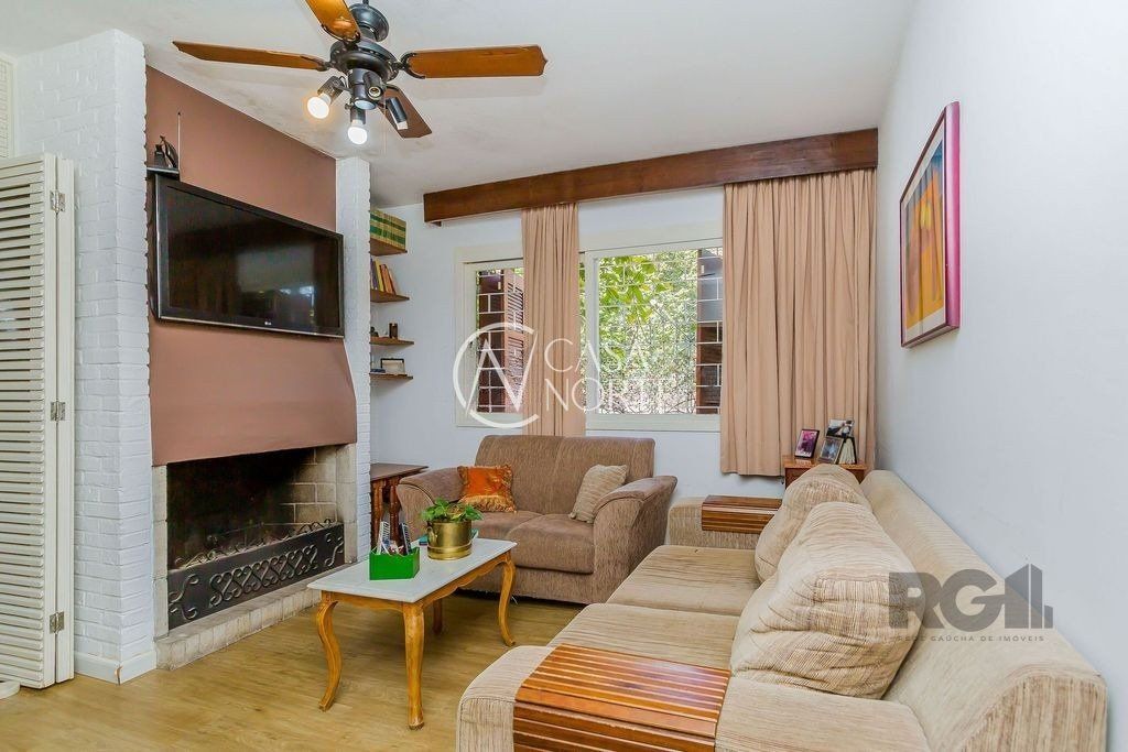 Casa à venda com 3 quartos, 172m², 3 vagas, Avenida Clemenciano Barnasque no bairro Teresópolis em Porto Alegre