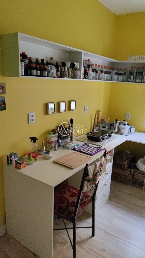 Casa à venda com 3 quartos, 300m², 1 suíte, 4 vagas, Rua Lola de Oliveira no bairro Parque Santa Fé em Porto Alegre