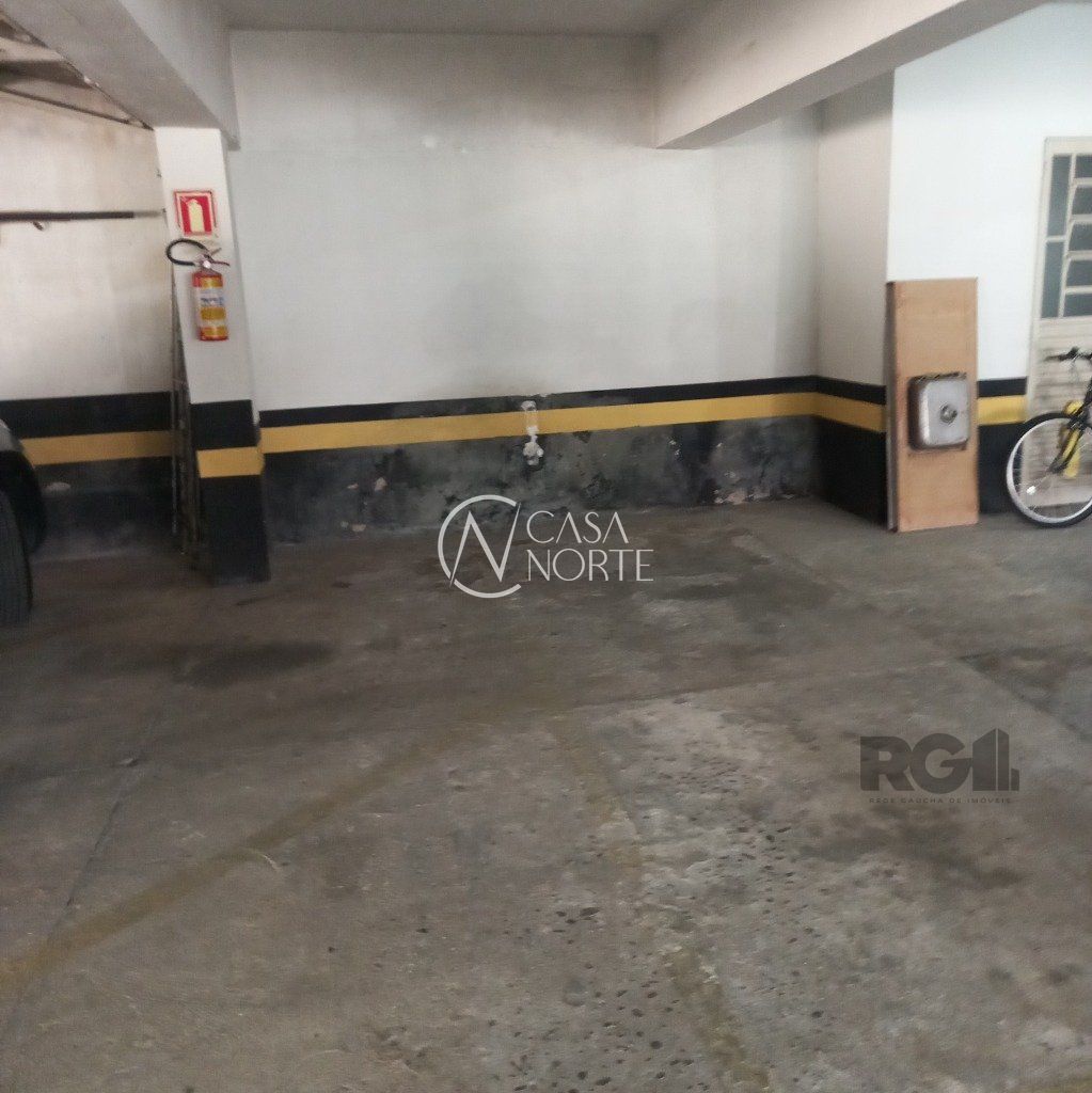 Apartamento à venda com 3 quartos, 122m², 1 vaga, Rua Eleuterio Araujo no bairro Partenon em Porto Alegre