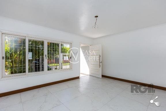 Casa à venda com 3 quartos, 230m², 1 suíte, 2 vagas, Rua Doutor Danilo Antônio Zaffari no bairro Sarandi em Porto Alegre