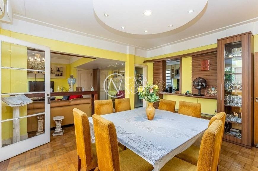 Apartamento à venda com 2 quartos, 148m², 1 suíte, 1 vaga, Rua Garibaldi no bairro Independência em Porto Alegre