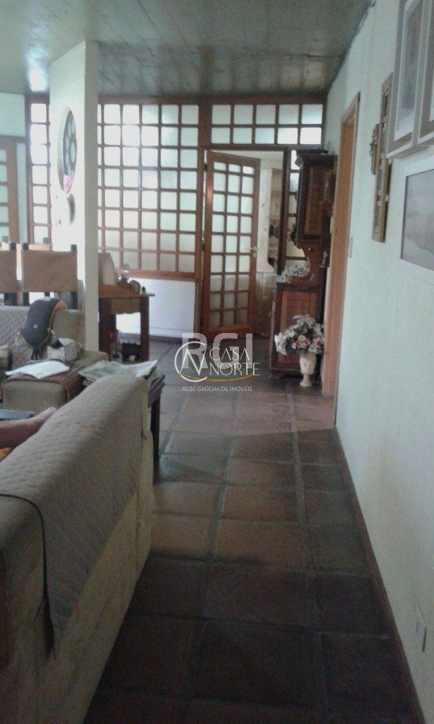 Casa à venda com 4 quartos, 500m², 2 vagas, Rua Gregorio da Fonseca no bairro Nonoai em Porto Alegre