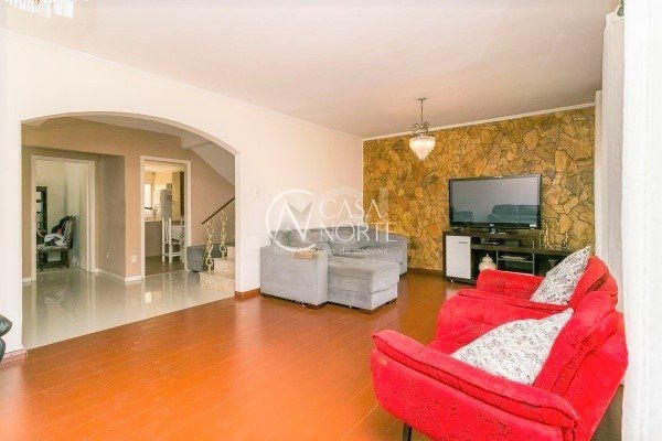 Casa à venda com 4 quartos, 238m², 1 suíte, 2 vagas, Rua Gregorio da Fonseca no bairro Nonoai em Porto Alegre