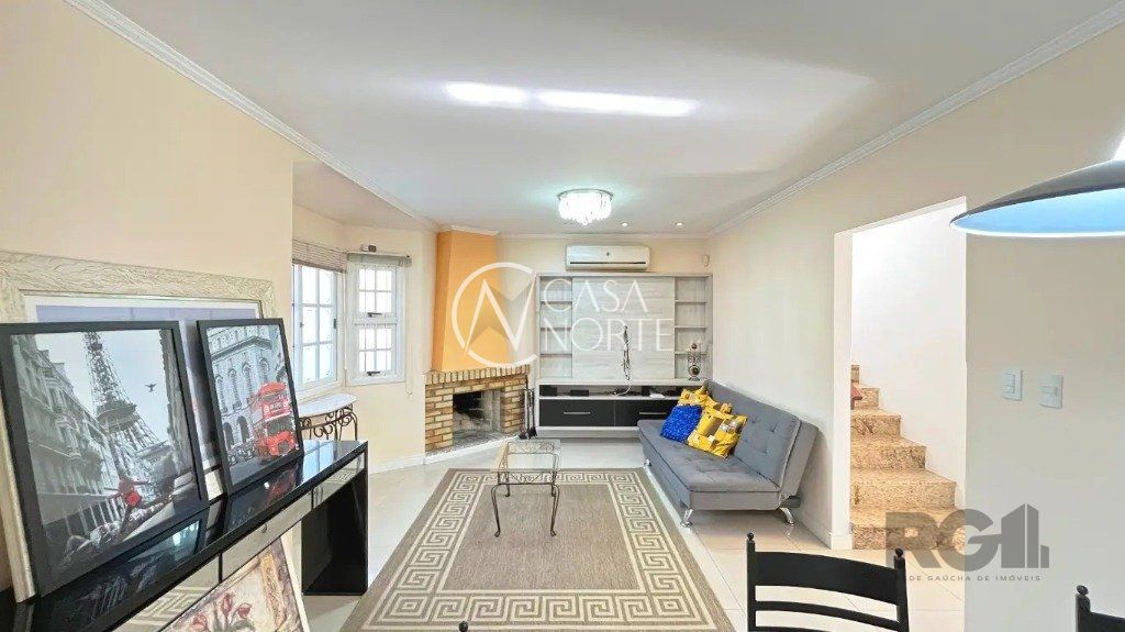 Casa à venda com 3 quartos, 119m², 2 vagas, Avenida José Corrêa da Silva no bairro Cavalhada em Porto Alegre