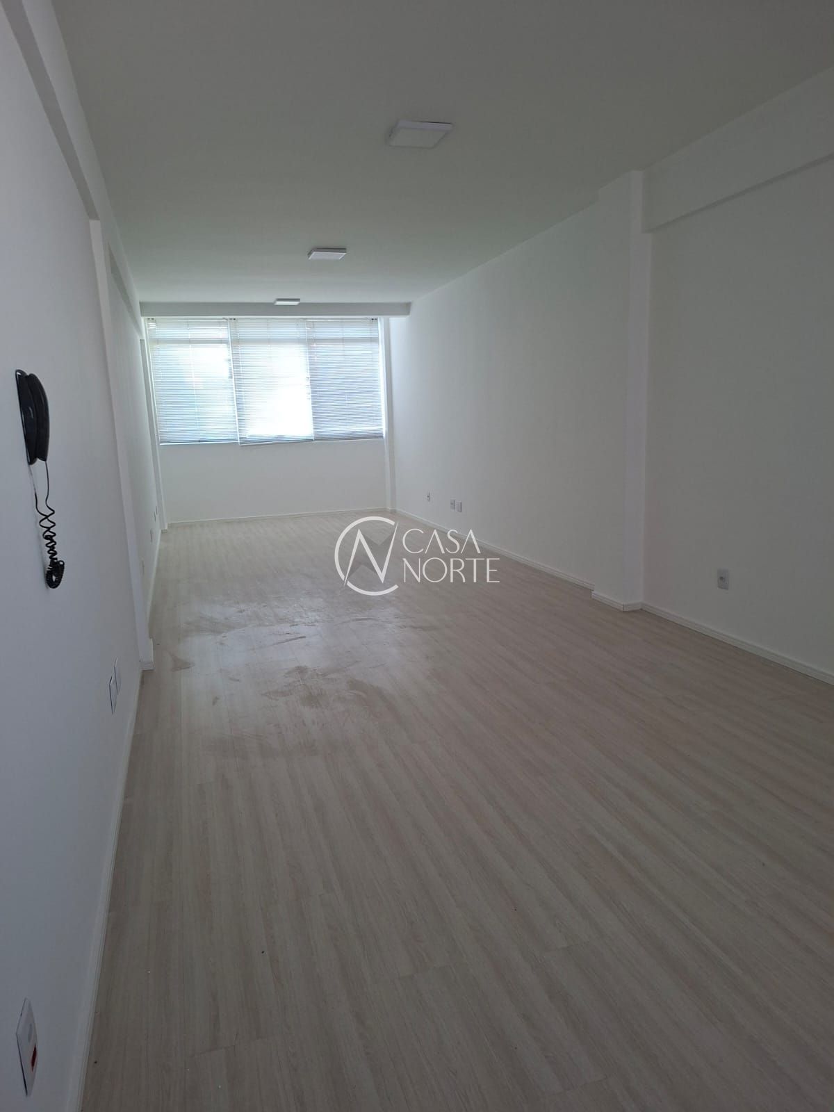 Sala Comercial à venda com 1 quarto, 47m², Rua Doutor Vale no bairro Moinhos de Vento em Porto Alegre