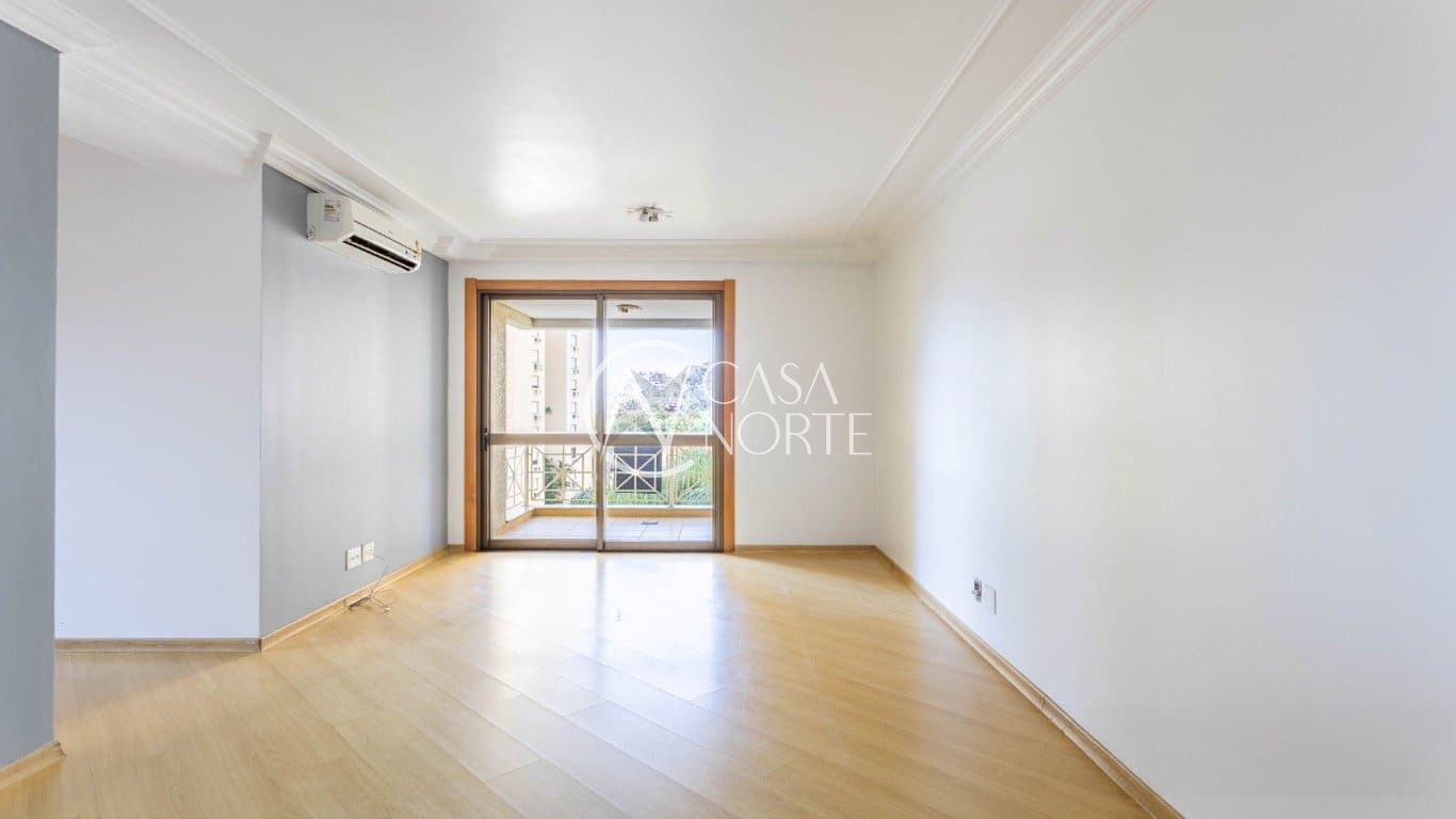 Apartamento à venda com 2 quartos, 71m², 1 suíte, 1 vaga, Avenida Grécia no bairro Passo da Areia em Porto Alegre