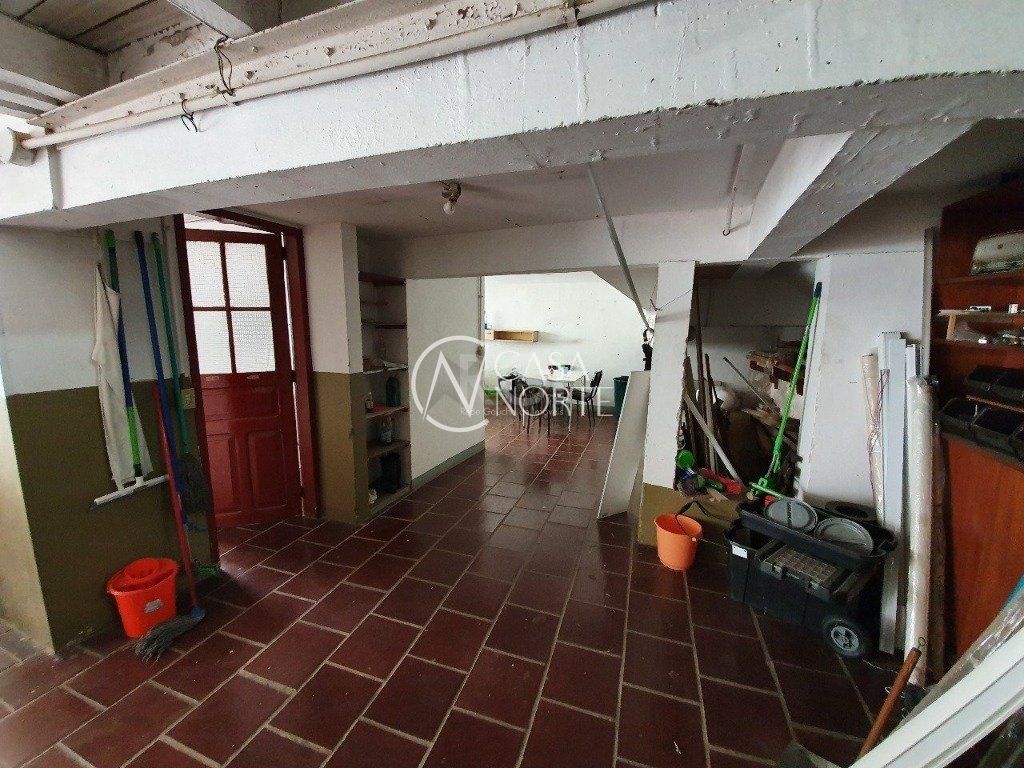 Casa Comercial à venda , 333m², Rua Geraldo Souza Moreira no bairro Passo da Areia em Porto Alegre