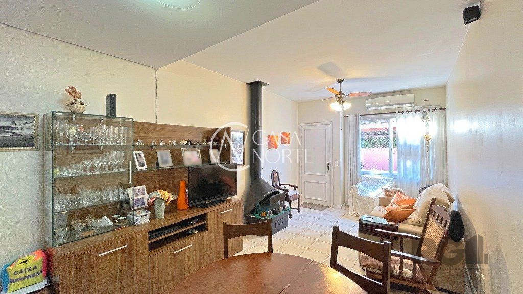 Casa de Condomínio à venda com 3 quartos, 110m², 1 suíte, 2 vagas, Avenida Arnaldo Bohrer no bairro Teresópolis em Porto Alegre