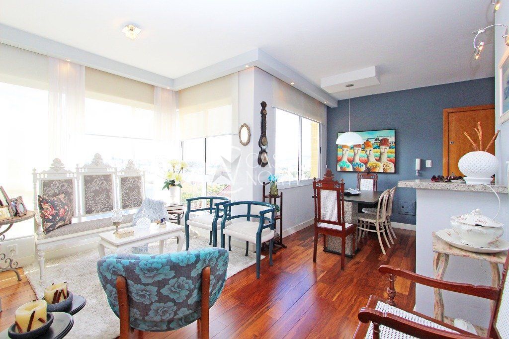 Apartamento à venda com 2 quartos, 83m², 1 suíte, 1 vaga, Rua Joaquim Cruz no bairro Santo Antônio em Porto Alegre