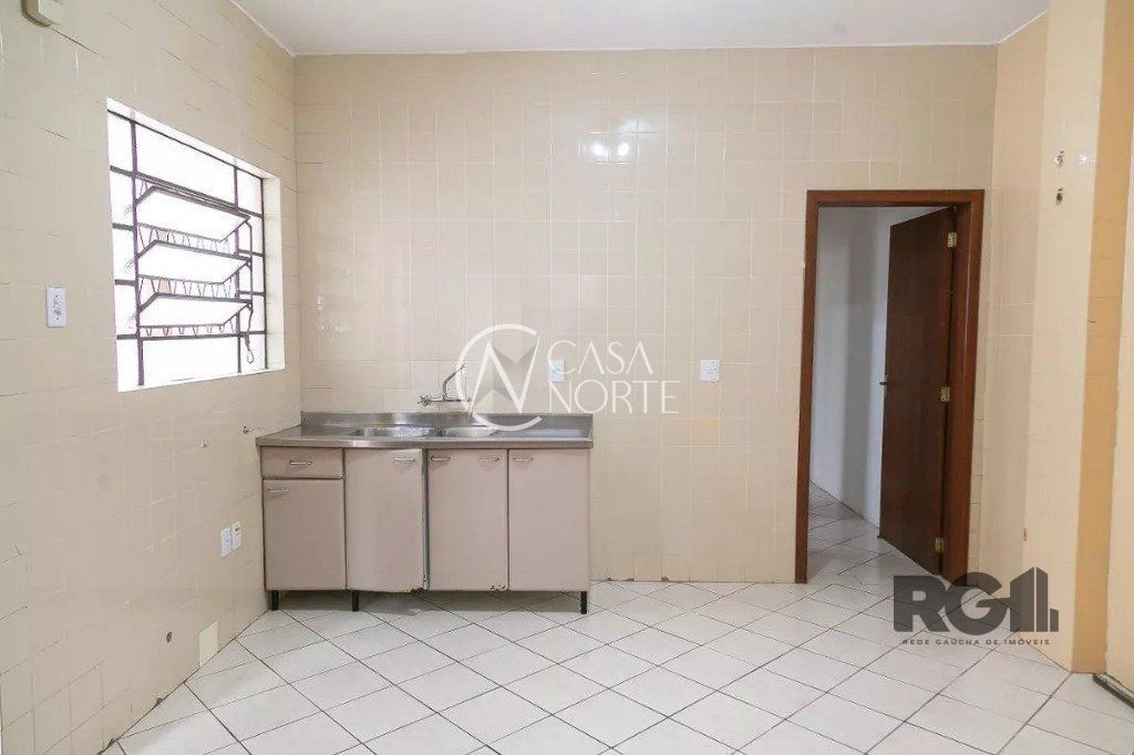 Casa à venda com 3 quartos, 195m², 2 vagas, Avenida Sergipe no bairro Glória em Porto Alegre