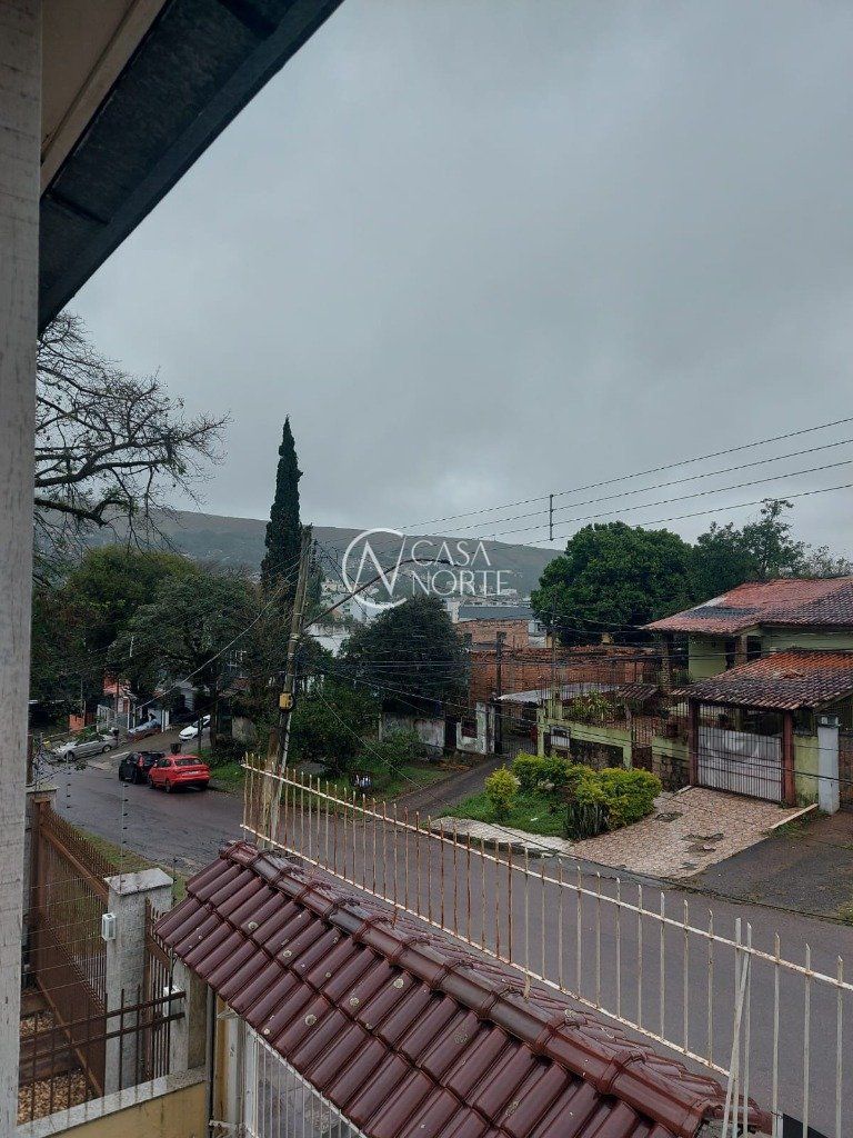 Casa à venda com 5 quartos, 308m², 1 suíte, 4 vagas, Rua Doutor Luiz da Silva Flores no bairro Teresópolis em Porto Alegre