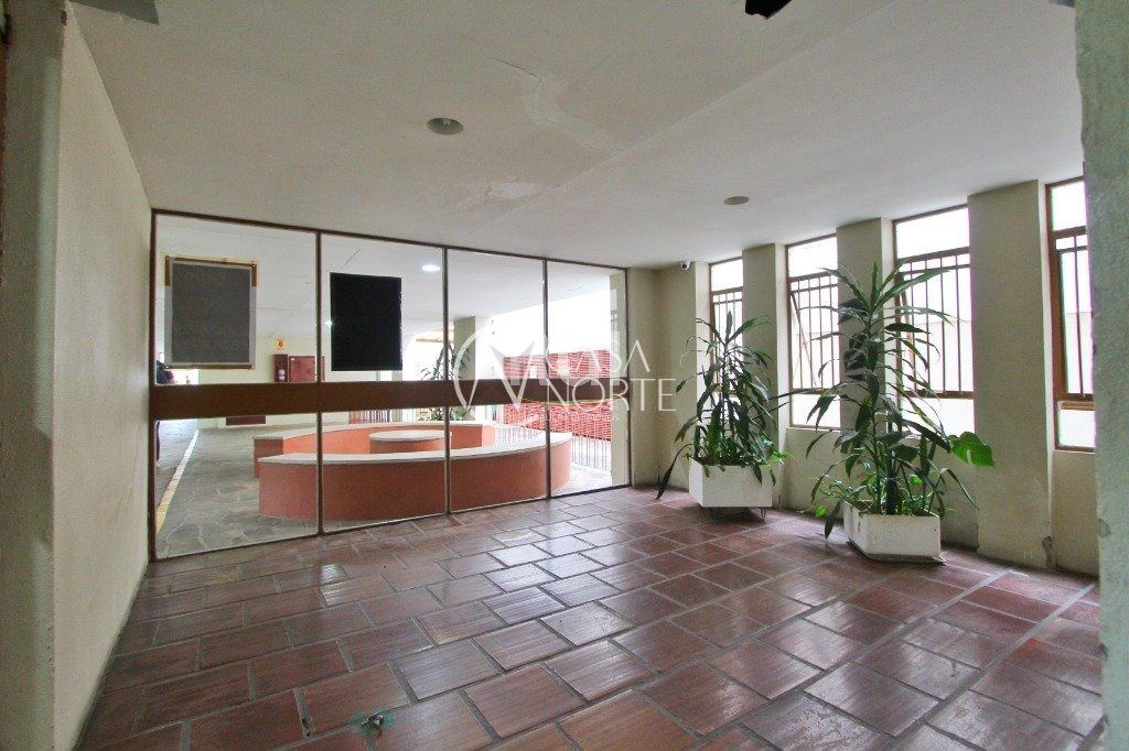 Apartamento à venda com 2 quartos, 73m², 1 vaga, Avenida Teresópolis no bairro Teresópolis em Porto Alegre