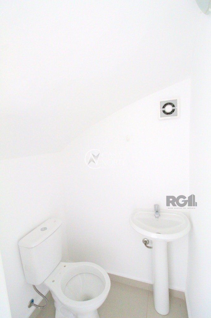 Casa de Condomínio à venda com 2 quartos, 70m², 1 vaga, Rua Cangussu no bairro Nonoai em Porto Alegre