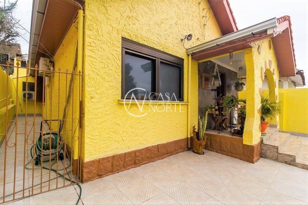 Casa à venda com 2 quartos, 148m², 1 vaga, Rua Rafael Clark no bairro Partenon em Porto Alegre