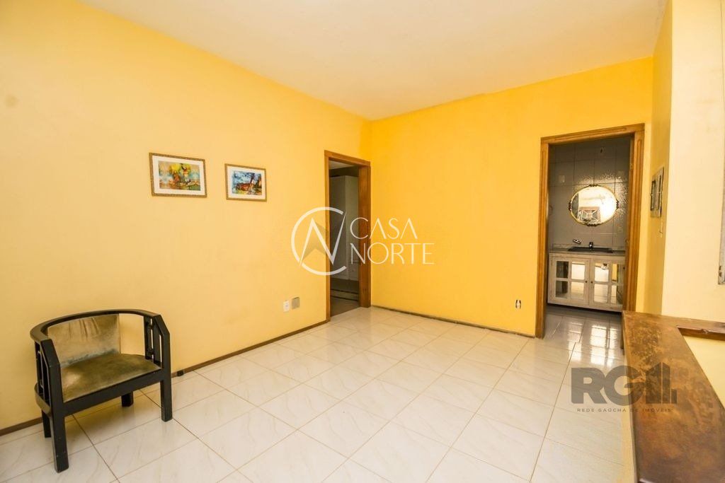 Casa à venda com 5 quartos, 354m², 1 suíte, 8 vagas, Rua Palestina no bairro Bom Jesus em Porto Alegre