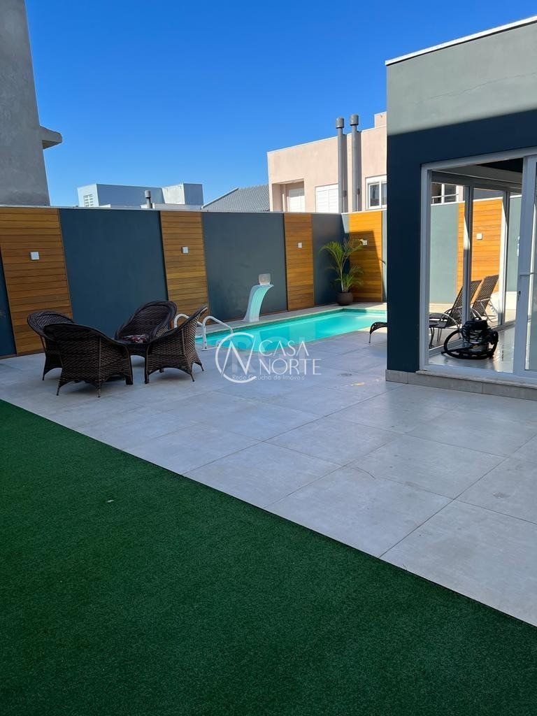 Casa de Condomínio à venda com 3 quartos, 212m², 1 suíte, 4 vagas, Rua Walter Porto Filho no bairro Mário Quintana em Porto Alegre