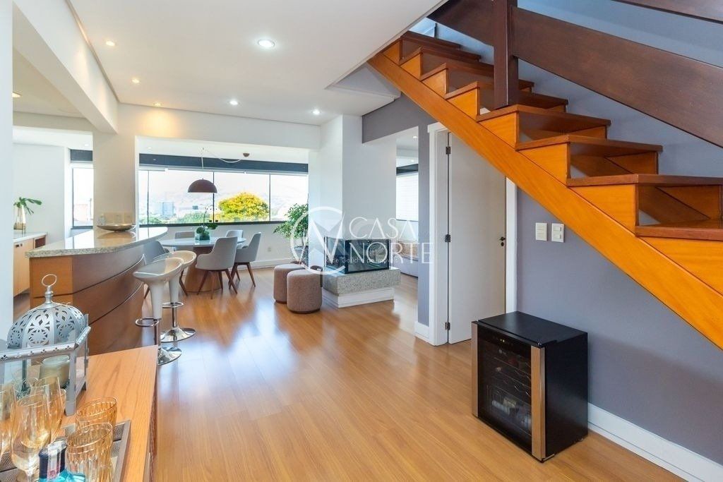 Cobertura à venda com 2 quartos, 190m², 2 suítes, 2 vagas, Rua Aneron Correa de Oliveira no bairro Jardim do Salso em Porto Alegre