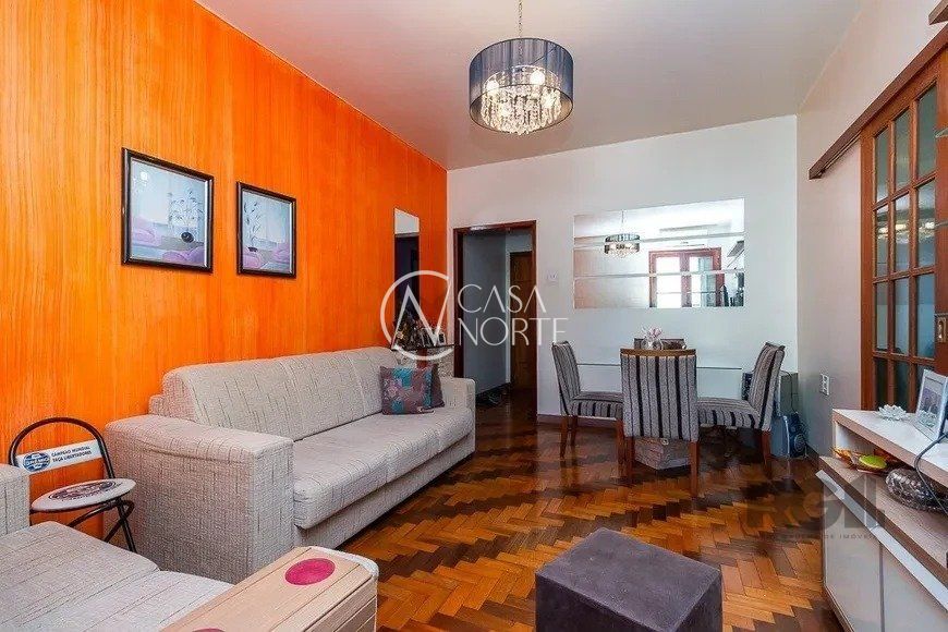 Apartamento à venda com 2 quartos, 74m², Avenida Benjamin Constant no bairro São João em Porto Alegre