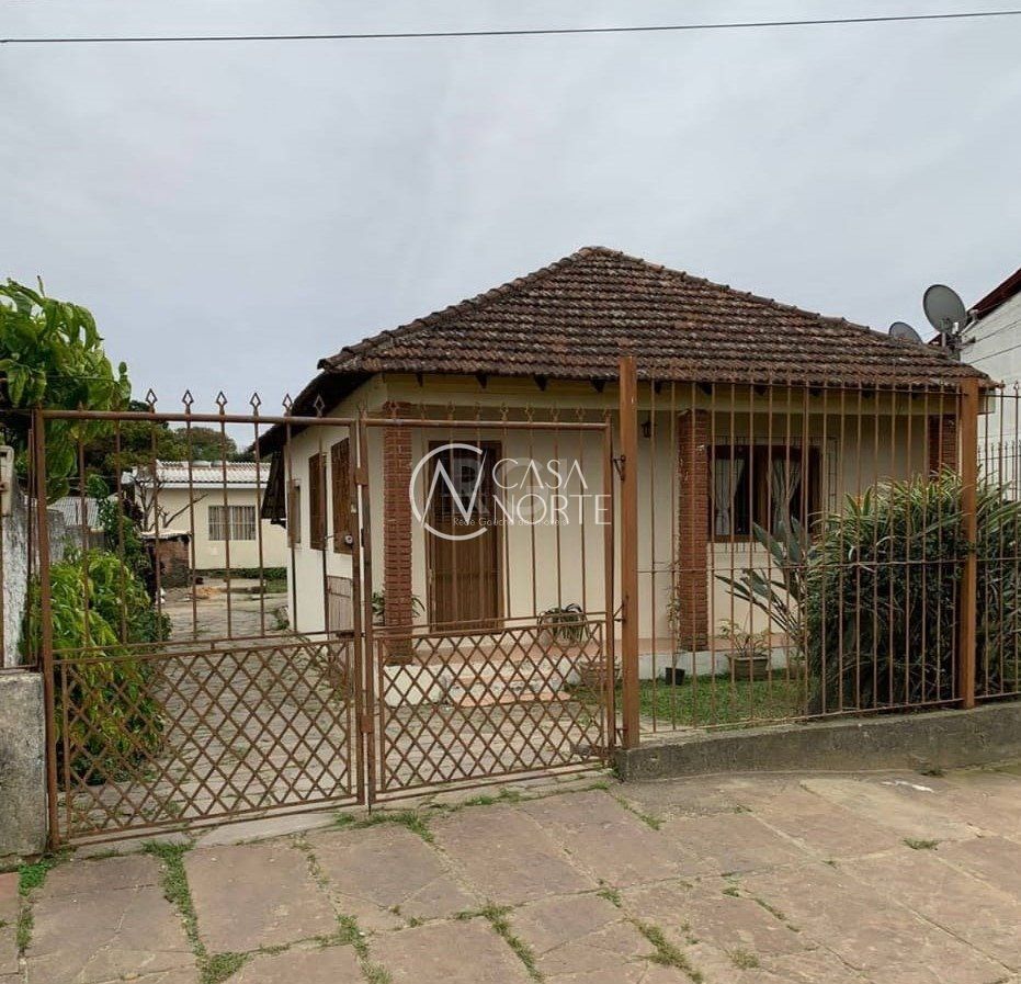 Casa à venda com 4 quartos, 146m², 4 vagas, Rua Josue Costalunga no bairro Cavalhada em Porto Alegre
