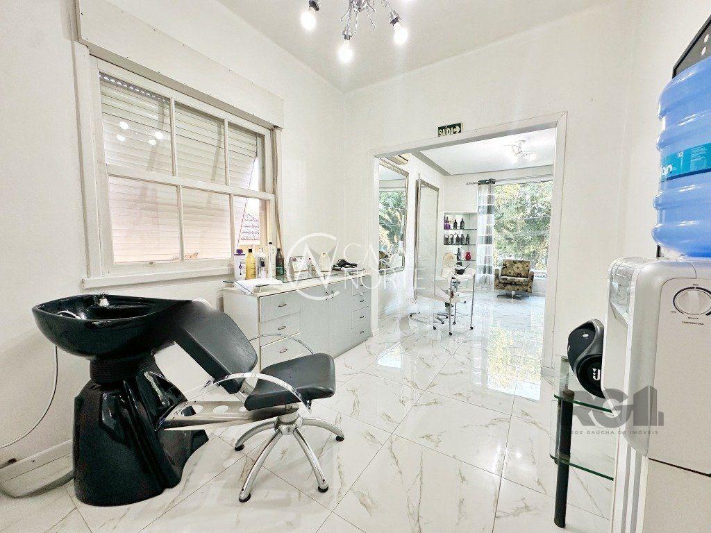 Casa Comercial à venda , 365m², 14 vagas, Avenida Belém no bairro Teresópolis em Porto Alegre