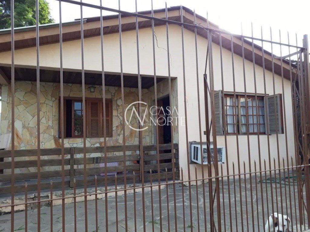 Casa à venda com 2 quartos, 90m², 2 vagas, Rua Upamaroti no bairro Cristal em Porto Alegre
