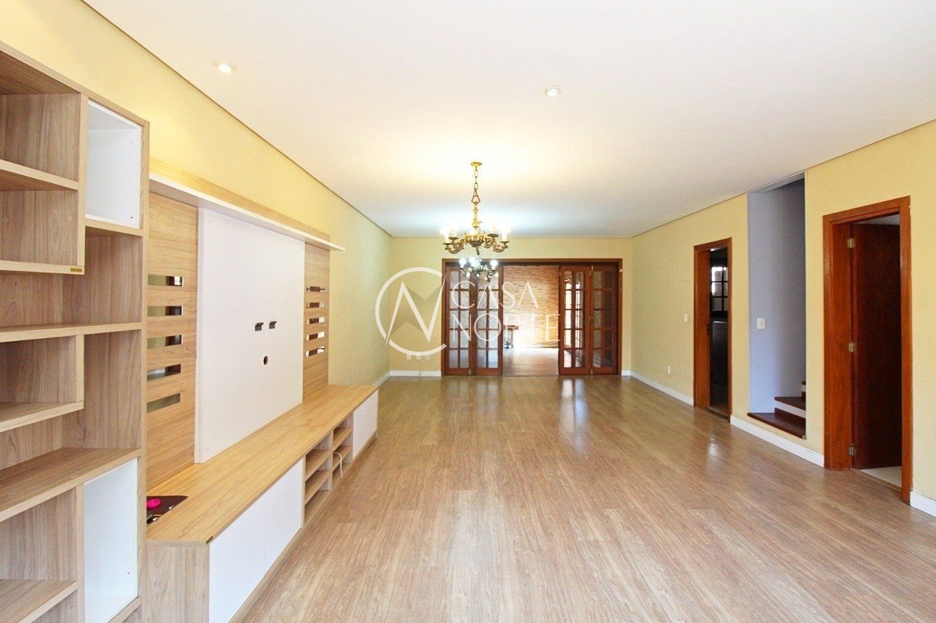 Casa à venda com 3 quartos, 155m², 1 suíte, 2 vagas, Rua Jacundá no bairro Guarujá em Porto Alegre