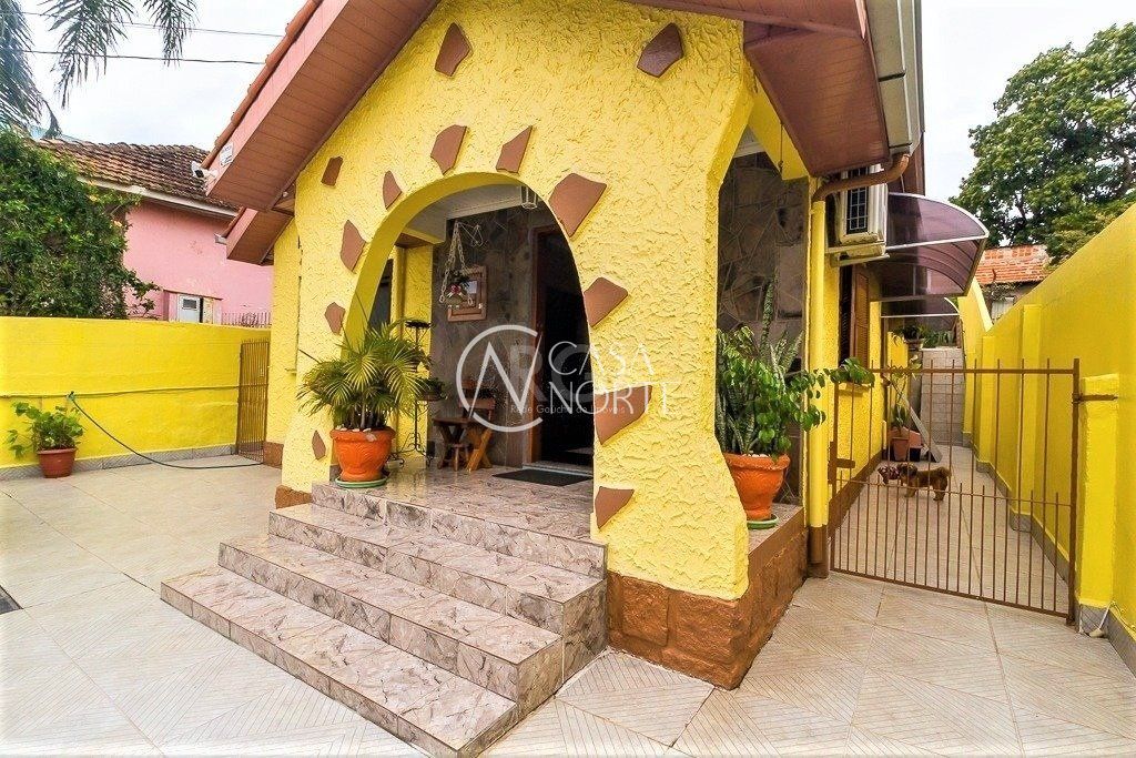 Casa à venda com 2 quartos, 148m², 1 vaga, Rua Rafael Clark no bairro Partenon em Porto Alegre