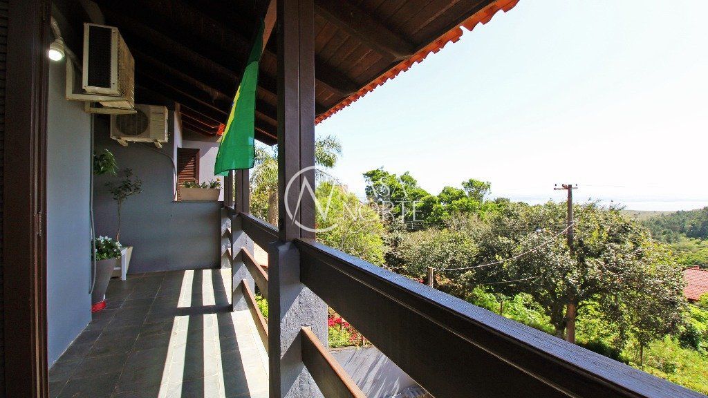 Casa à venda com 3 quartos, 195m², 1 suíte, 2 vagas, Rua Dona Lida Monteiro no bairro Teresópolis em Porto Alegre